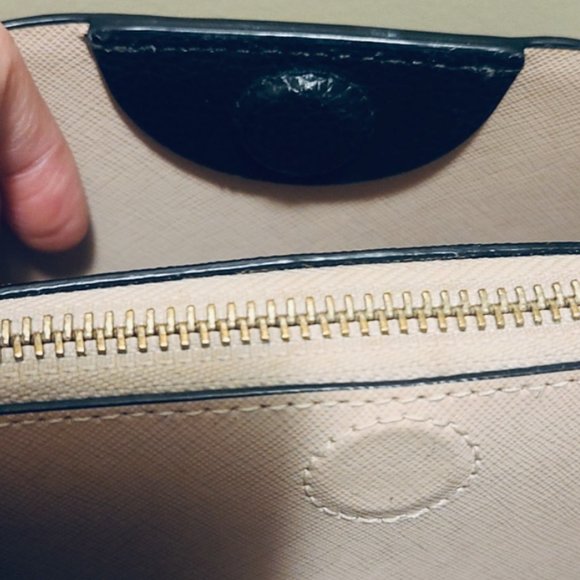 Kate Spade NWOT crossbody / satchel black leather with pink inside - Picture 8 of 8